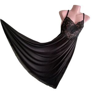 Vintage Miss Elaine Nightgown Womens Small Antron Nylon Lace Full Sweep 70s 80s